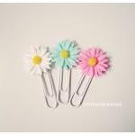 Resin Flower Cameo Paper Cl..
